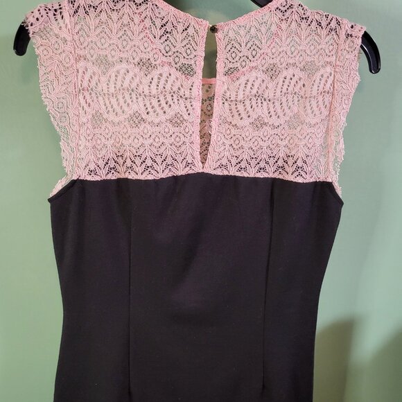 Le Chateau pink and black lace sleeveless top - Picture 2 of 4
